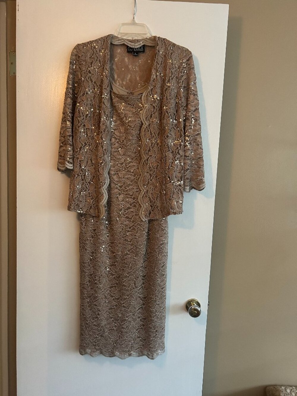 Beige/Gold Dress